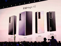 榮耀Magic V2發(fā)布：8999元起，開創(chuàng)多項折疊屏新紀(jì)錄