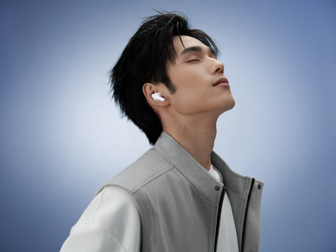 CPU自定義頻率+奇跡玻璃！真我GT5極速定檔8月28日發(fā)布