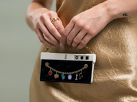 榮耀V Purse海亮相IFA展：極致纖薄不到9mm？國行或9月正式發(fā)布