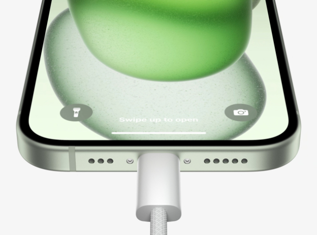 告別祖?zhèn)鳠ㄈ灰恍拢Phone 15系列這些革新足以讓果粉興奮