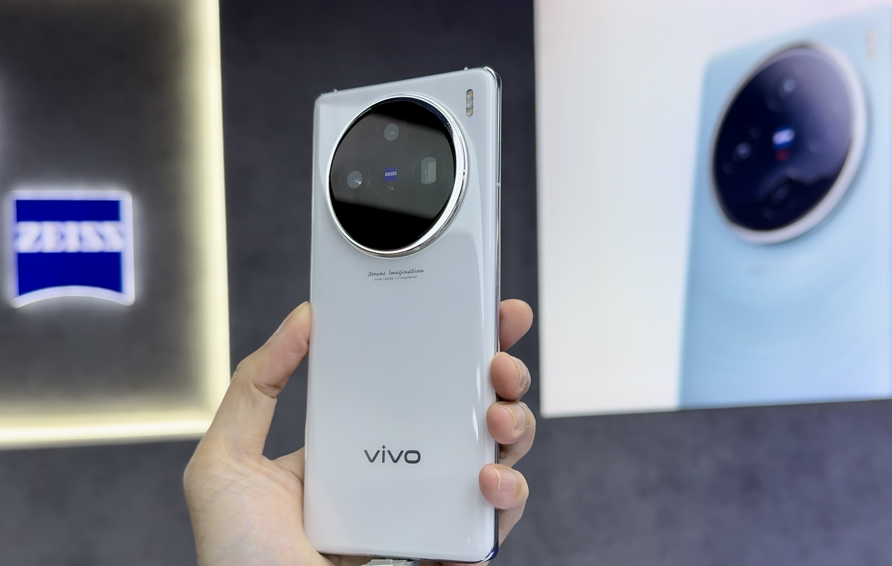 vivo X100系列上手試玩：真是“滿分旗艦”？四款顏色怎么選
