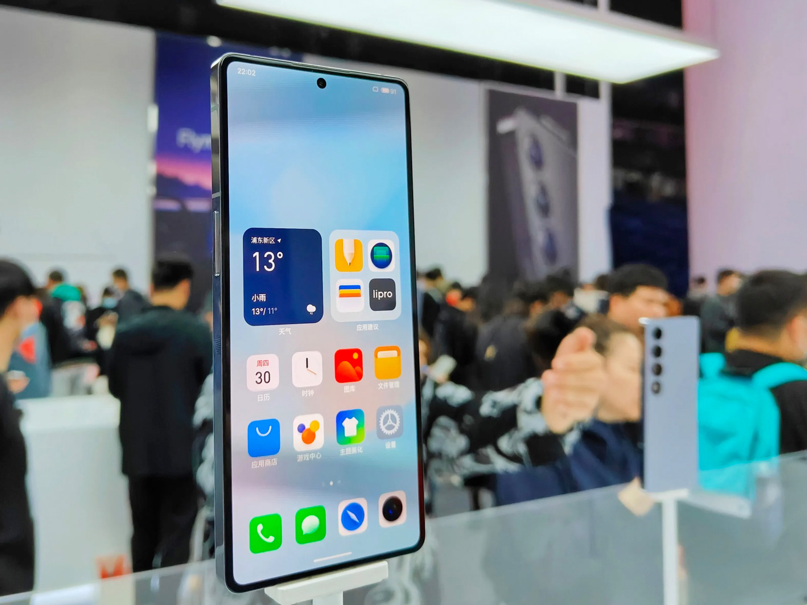 “小三星”再成跳水王，CEO換人！魅族破事接二連三誰的錯？