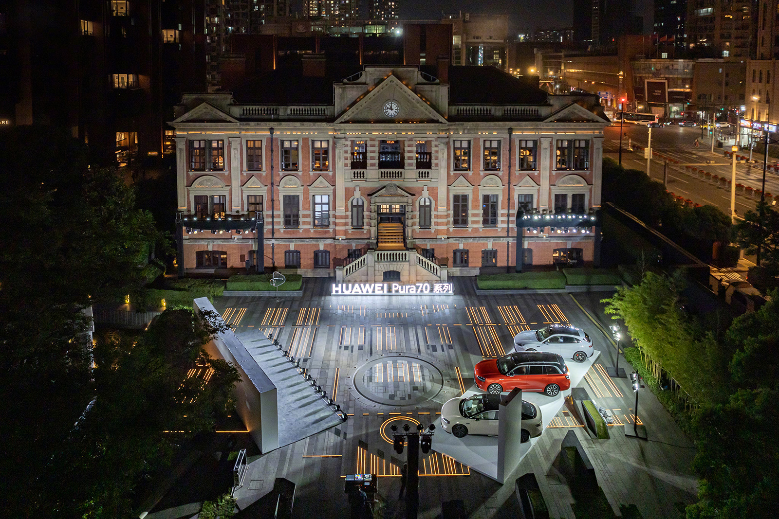 華為Pura 70銳意風(fēng)尚之夜閃耀上海，不愧是時(shí)尚圈新名片