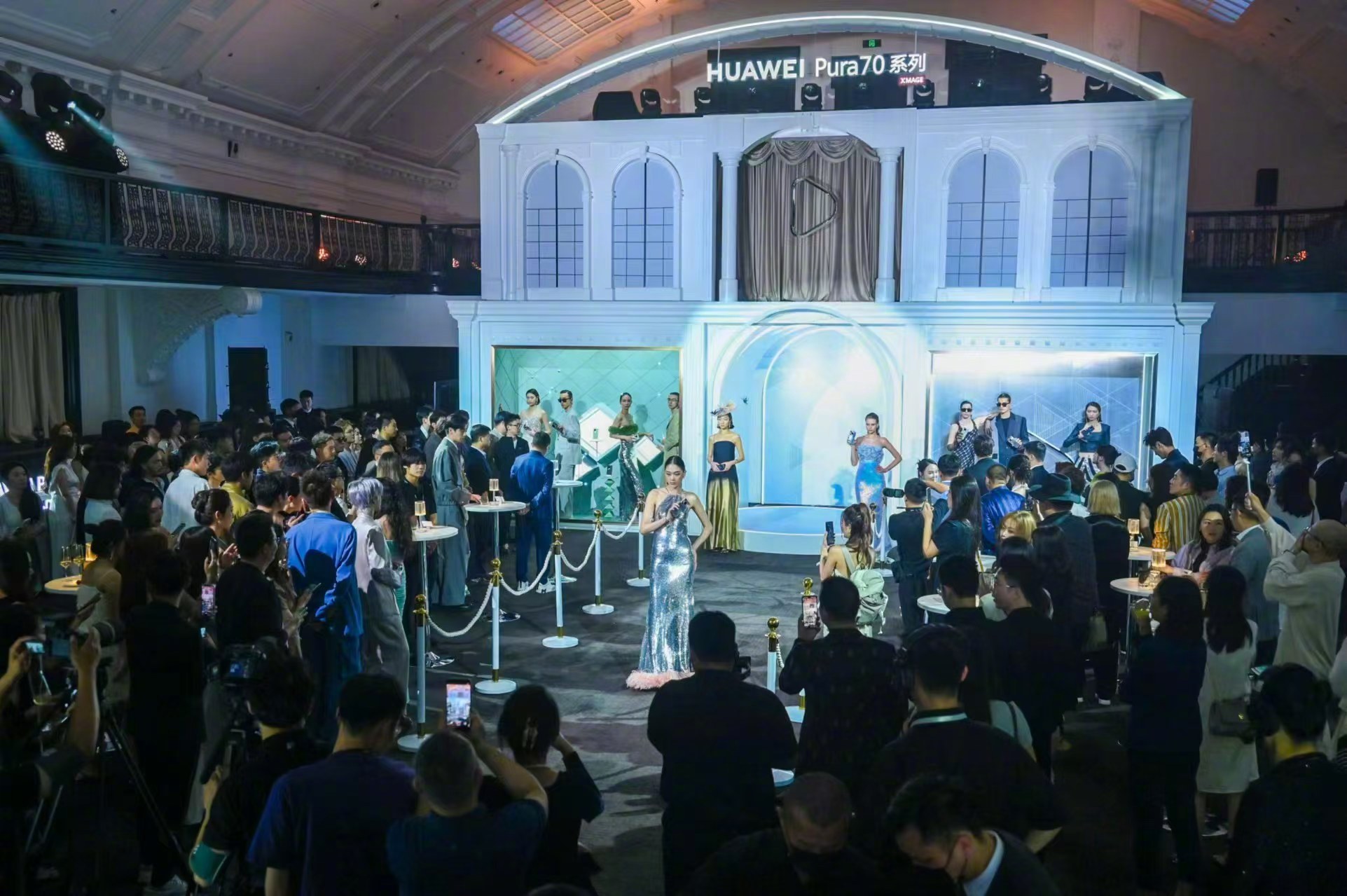 華為Pura 70銳意風(fēng)尚之夜閃耀上海，不愧是時(shí)尚圈新名片