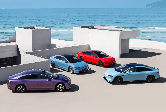 提前亮相即日起預(yù)訂！華為Mate70系列定檔11月26日發(fā)布