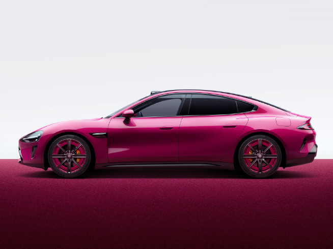 小姐姐首選新配色？小米SU7小米15周年限定色璀璨洋紅登場！