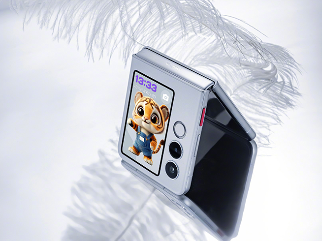 努比亞Flip2撞臉OPPO舊款小折疊，配置將就定價(jià)任性