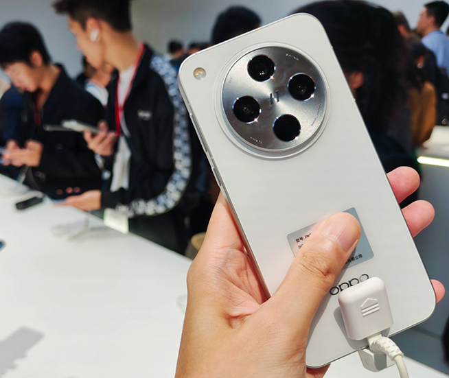 無懼蘋果三星！三款國(guó)產(chǎn)小屏旗艦4月亮相，F(xiàn)ind X8S劍指C位