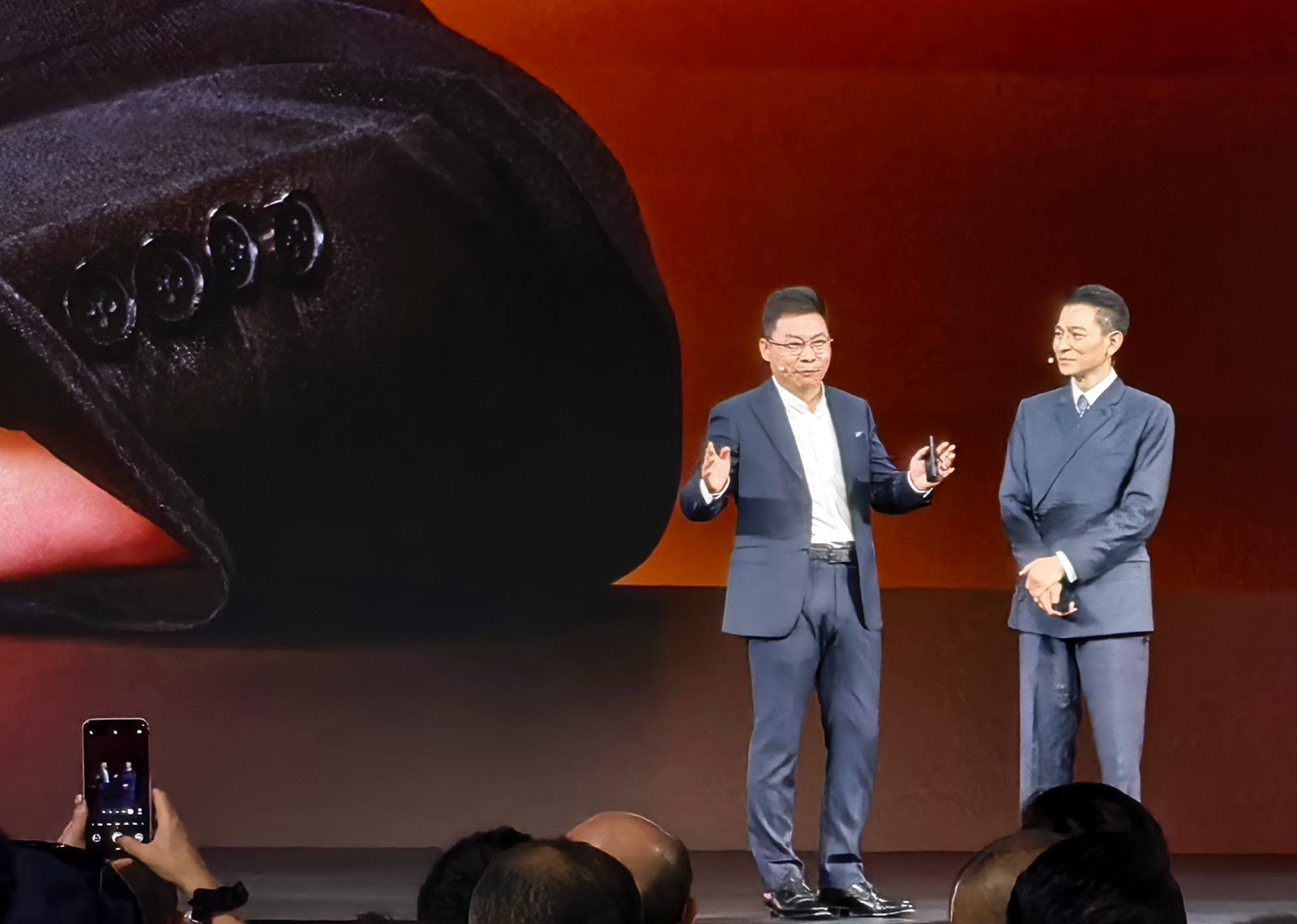 兩大喜訊三款Mate大作！華為Mate XTs發(fā)布會超硬核