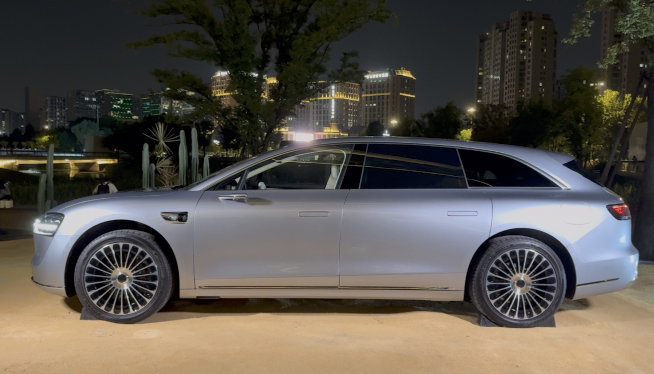 30.98萬元起享界S9T發(fā)布：自由豪華旅行車，華為余承東金句頻出