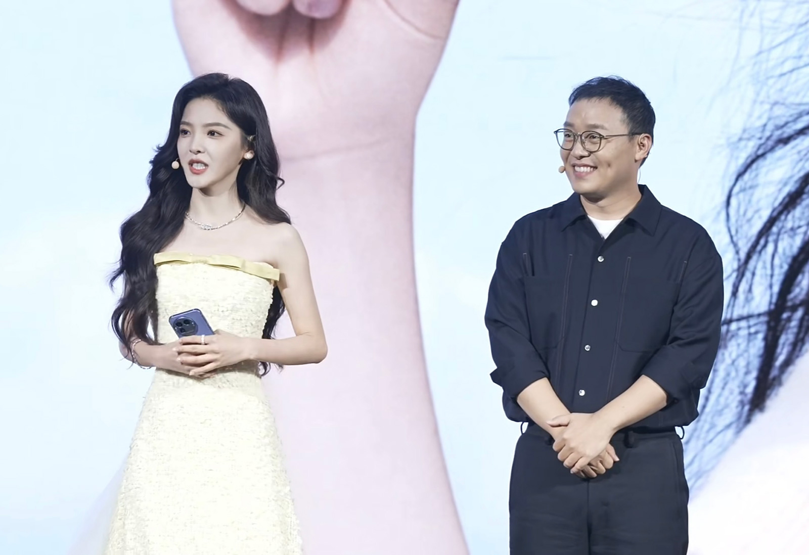 章若楠同款理光味街拍手機！真我GT8 Pro發(fā)布：變化大，又漲價