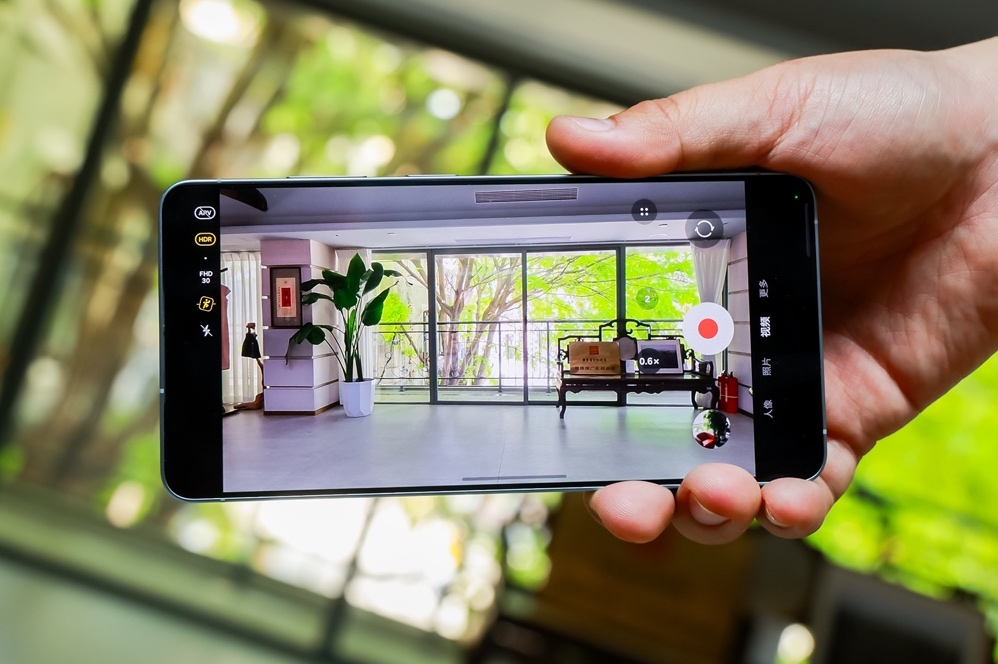 三星Galaxy S26系列硬件級(jí)防窺黑科技，演繹嶺南AI新篇章